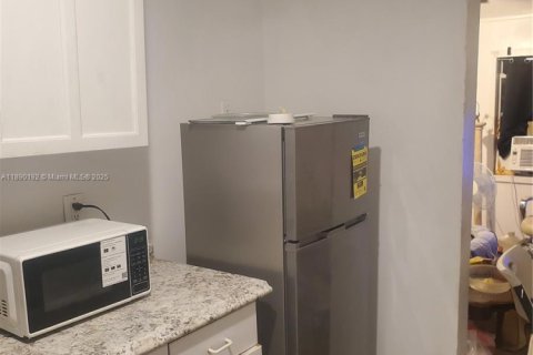 House in Sebring, Florida 2 bedrooms № 1944975 - photo 2