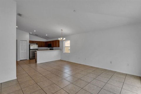 House in Winter Haven, Florida 3 bedrooms, 115.38 sq.m. № 1914915 - photo 14