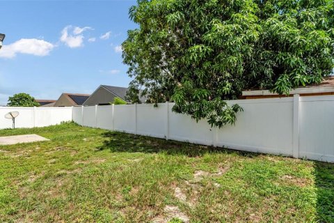 House in Winter Haven, Florida 3 bedrooms, 115.38 sq.m. № 1914915 - photo 24