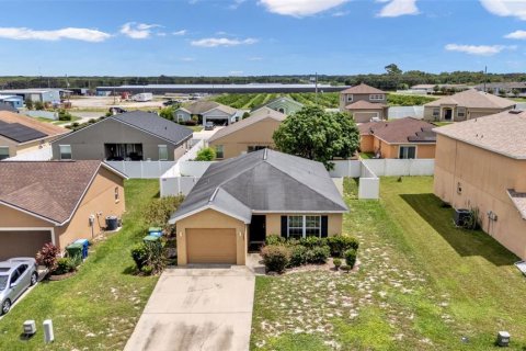 House in Winter Haven, Florida 3 bedrooms, 115.38 sq.m. № 1914915 - photo 28