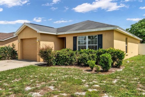 House in Winter Haven, Florida 3 bedrooms, 115.38 sq.m. № 1914915 - photo 3