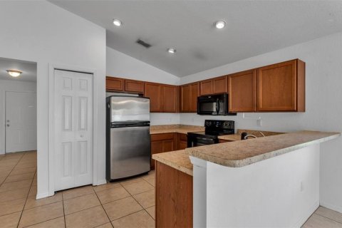 House in Winter Haven, Florida 3 bedrooms, 115.38 sq.m. № 1914915 - photo 10