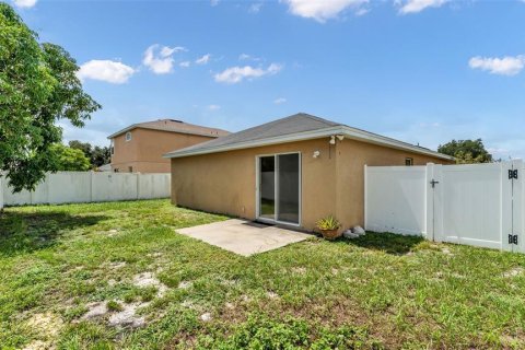 House in Winter Haven, Florida 3 bedrooms, 115.38 sq.m. № 1914915 - photo 26