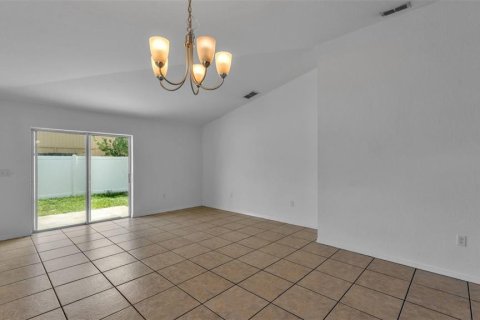 House in Winter Haven, Florida 3 bedrooms, 115.38 sq.m. № 1914915 - photo 12