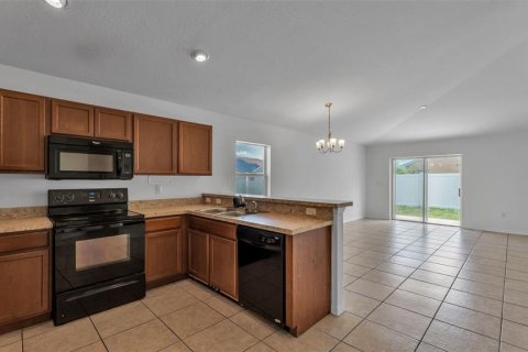House in Winter Haven, Florida 3 bedrooms, 115.38 sq.m. № 1914915 - photo 9