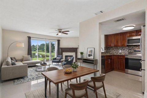 Touwnhouse à vendre à Kissimmee, Floride: 2 chambres, 113.06 m2 № 2230934 - photo 4