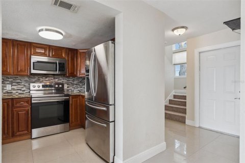 Touwnhouse à vendre à Kissimmee, Floride: 2 chambres, 113.06 m2 № 2230934 - photo 17