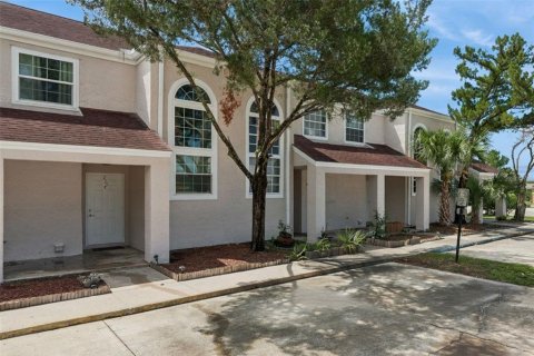 Touwnhouse à vendre à Kissimmee, Floride: 2 chambres, 113.06 m2 № 2230934 - photo 2
