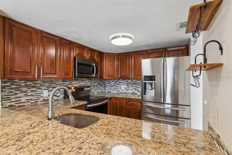 Touwnhouse à vendre à Kissimmee, Floride: 2 chambres, 113.06 m2 № 2230934 - photo 15