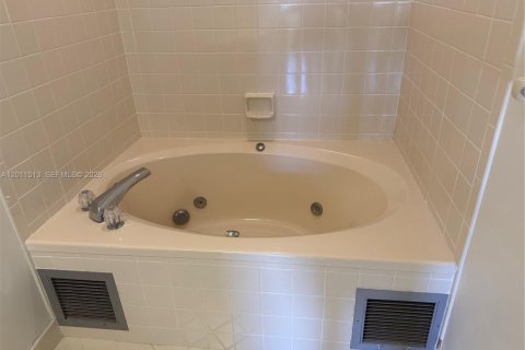 Apartamento en alquiler en Cape Coral, Florida, 2 dormitorios № 2075717 - foto 14