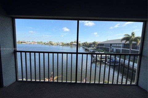 Apartamento en alquiler en Cape Coral, Florida, 2 dormitorios № 2075717 - foto 4