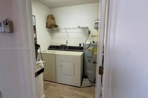 Apartamento en alquiler en Cape Coral, Florida, 2 dormitorios № 2075717 - foto 13