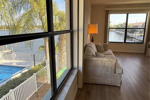 Apartamento en alquiler en Cape Coral, Florida, 2 dormitorios № 2075717 - foto 22
