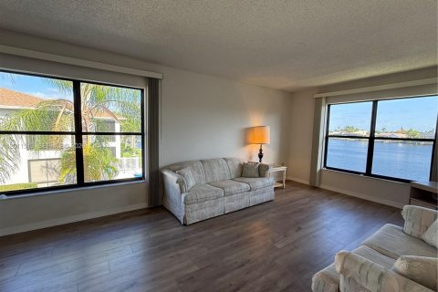 Apartamento en alquiler en Cape Coral, Florida, 2 dormitorios № 2075717 - foto 23