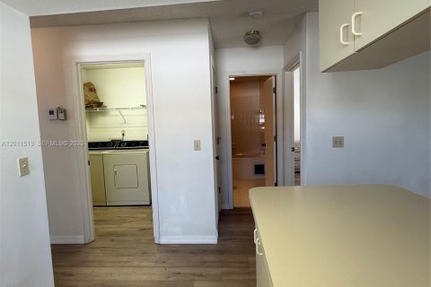 Apartamento en alquiler en Cape Coral, Florida, 2 dormitorios № 2075717 - foto 12
