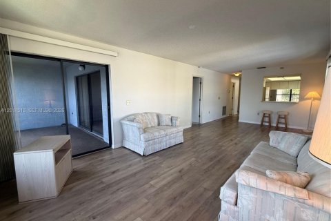 Apartamento en alquiler en Cape Coral, Florida, 2 dormitorios № 2075717 - foto 24