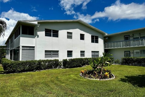 Condo in Deerfield Beach, Florida, 1 bedroom  № 1944159 - photo 26