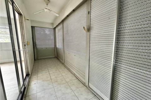 Condo in Deerfield Beach, Florida, 1 bedroom  № 1944159 - photo 14