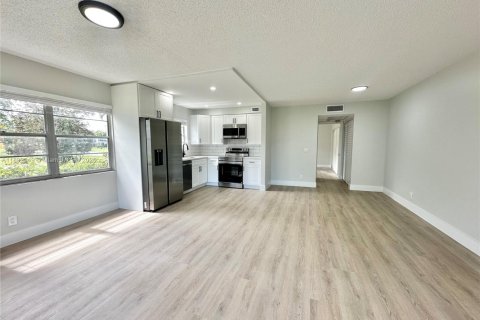 Condo in Deerfield Beach, Florida, 1 bedroom  № 1944159 - photo 3