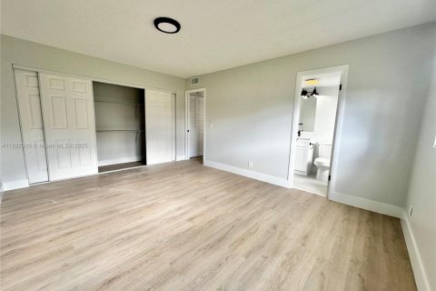 Condo in Deerfield Beach, Florida, 1 bedroom  № 1944159 - photo 9