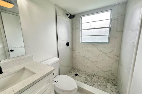 Condo in Deerfield Beach, Florida, 1 bedroom  № 1944159 - photo 8