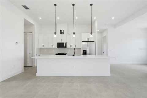 Villa ou maison à vendre à Cape Coral, Floride: 3 chambres, 168.15 m2 № 2398618 - photo 12