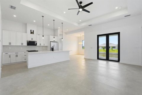 Villa ou maison à vendre à Cape Coral, Floride: 3 chambres, 168.15 m2 № 2398618 - photo 8