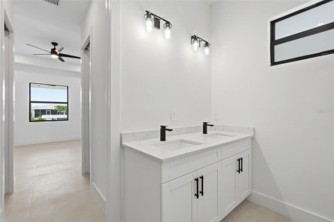 Villa ou maison à vendre à Cape Coral, Floride: 3 chambres, 168.15 m2 № 2398618 - photo 24