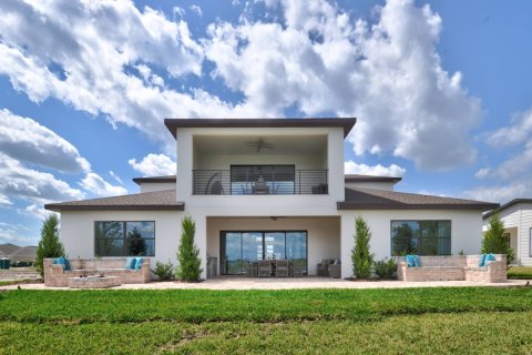 House in Serengeti by Biscayne Homes in Spring Hill, Florida 5 bedrooms, 397 sq.m. № 521479 - photo 1