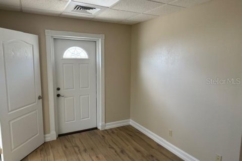 Immobilier commercial à louer à DeLand, Floride: 37.16 m2 № 2099665 - photo 5