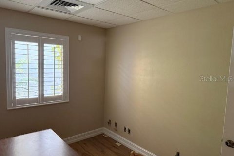 Immobilier commercial à louer à DeLand, Floride: 37.16 m2 № 2099665 - photo 4
