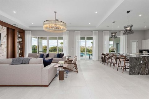 House in Four Corners, Florida 10 bedrooms, 837.98 sq.m. № 1642742 - photo 7