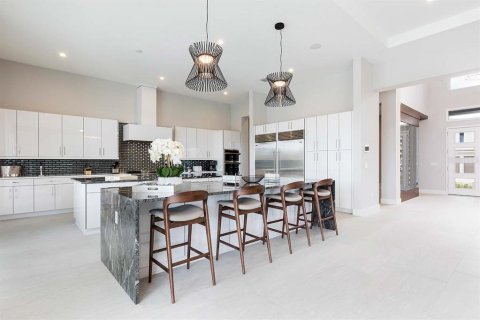 House in Four Corners, Florida 10 bedrooms, 837.98 sq.m. № 1642742 - photo 10