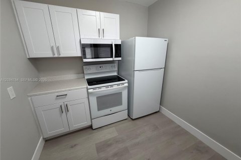 Commercial property in Hollywood, Florida 157.56 sq.m. № 2419512 - photo 26