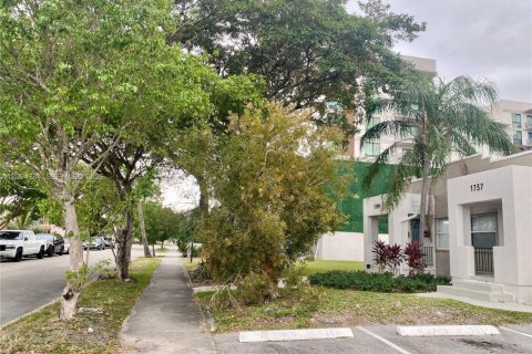 Commercial property in Hollywood, Florida 157.56 sq.m. № 2419512 - photo 9