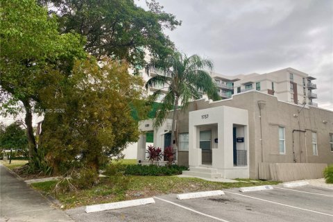 Commercial property in Hollywood, Florida 157.56 sq.m. № 2419512 - photo 10