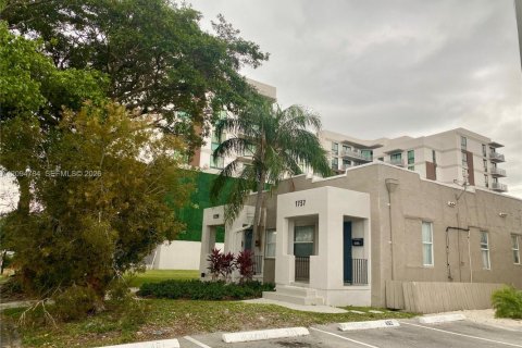 Commercial property in Hollywood, Florida 157.56 sq.m. № 2419512 - photo 8