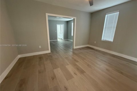 Commercial property in Hollywood, Florida 157.56 sq.m. № 2419512 - photo 20