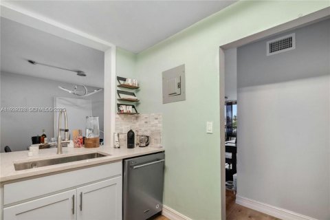 Купить кондоминиум в Дейви, Флорида 3 спальни, 111.48м2, № 1989666 - фото 11