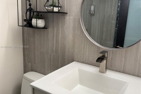 Купить кондоминиум в Дейви, Флорида 3 спальни, 111.48м2, № 1989666 - фото 24