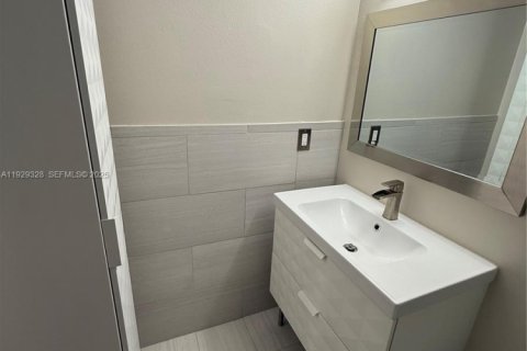 Купить кондоминиум в Дейви, Флорида 3 спальни, 111.48м2, № 1989666 - фото 25