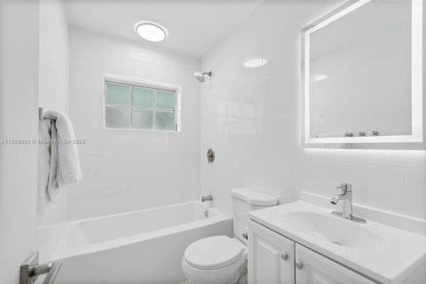 House in Cutler Bay, Florida 5 bedrooms, 127.83 sq.m. № 1804174 - photo 29