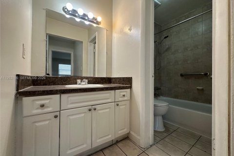 Copropriété à louer à Miami, Floride: 1 chambre, 65.03 m2 № 2080899 - photo 11