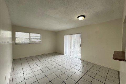 Copropriété à louer à Miami, Floride: 1 chambre, 65.03 m2 № 2080899 - photo 4
