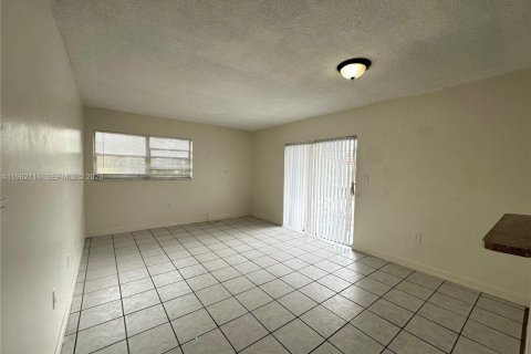 Copropriété à louer à Miami, Floride: 1 chambre, 65.03 m2 № 2080899 - photo 8