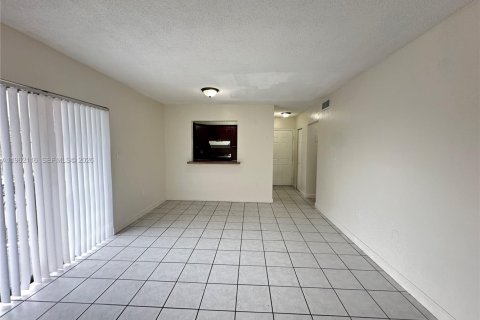 Copropriété à louer à Miami, Floride: 1 chambre, 65.03 m2 № 2080899 - photo 3