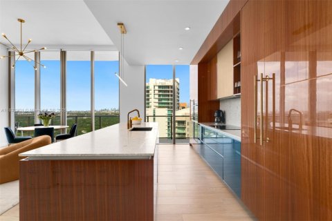 Condo in Miami, Florida, 3 bedrooms  № 1814134 - photo 5