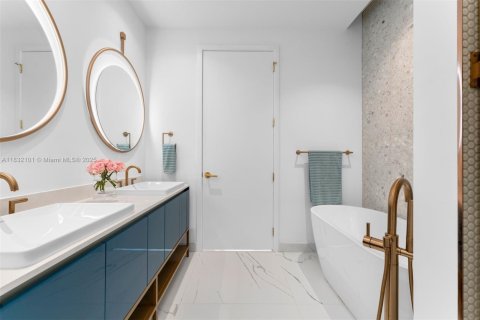 Condo in Miami, Florida, 3 bedrooms  № 1814134 - photo 11