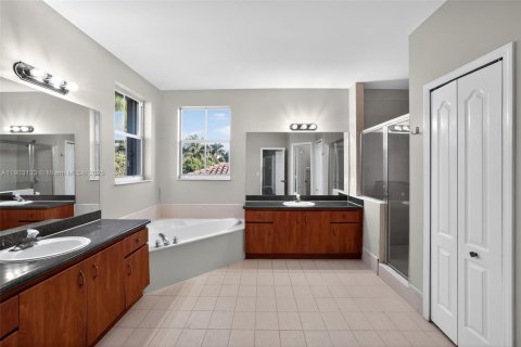Villa ou maison à vendre à Miramar, Floride: 5 chambres, 340.95 m2 № 1955620 - photo 11