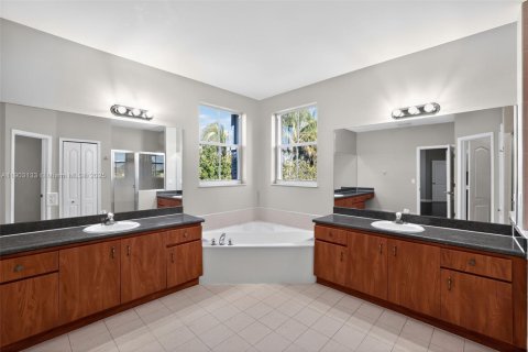 Villa ou maison à vendre à Miramar, Floride: 5 chambres, 340.95 m2 № 1955620 - photo 14